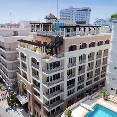 Whitehouse Condotel Pattaya Exteriör bild