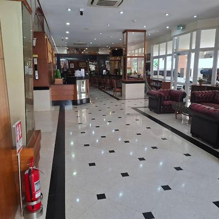 Whitehouse Condotel Pattaya Exteriör bild