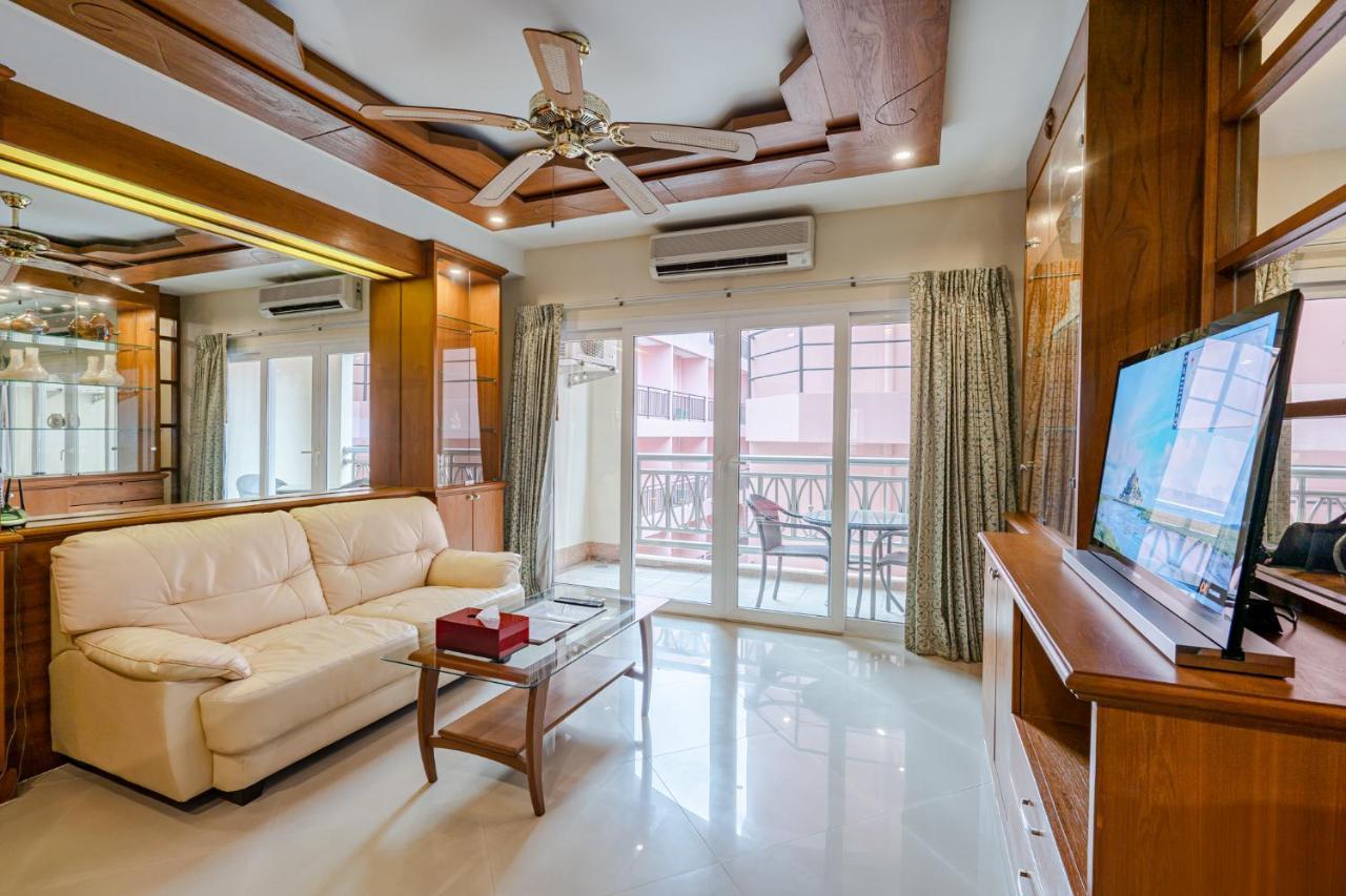 Whitehouse Condotel Pattaya Exteriör bild