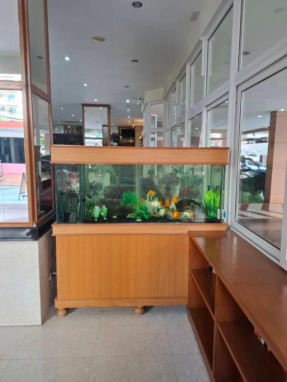 Whitehouse Condotel Pattaya Exteriör bild